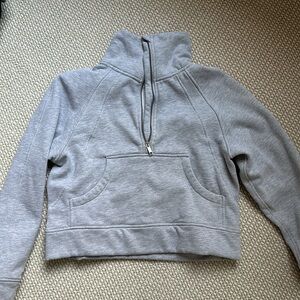 Gray crop pull over